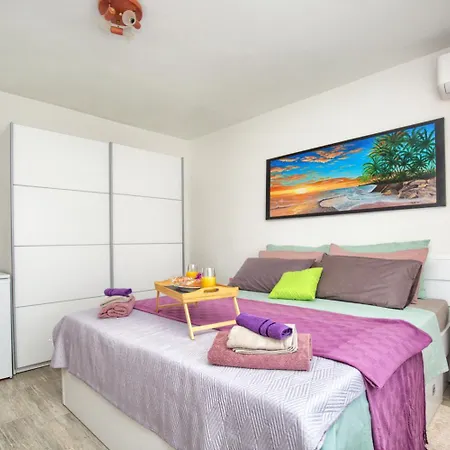 Kety Quarto em Acomodações Particulares *